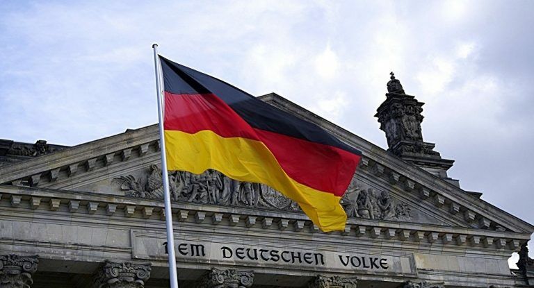 СМИ: Немецкие власти разрешили институциональным фондам вкладывать в крипитовалюты до $415 млрд