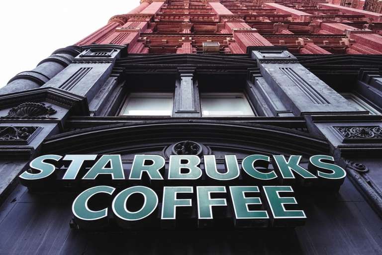 В приложении Starbucks стартовало бета-тестирование криптоплатежей